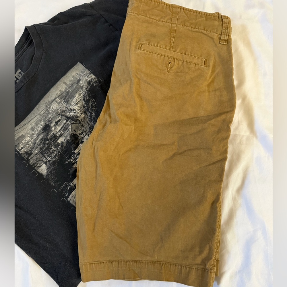 Aero Men’s Splatter Effect Khaki Capri Shorts